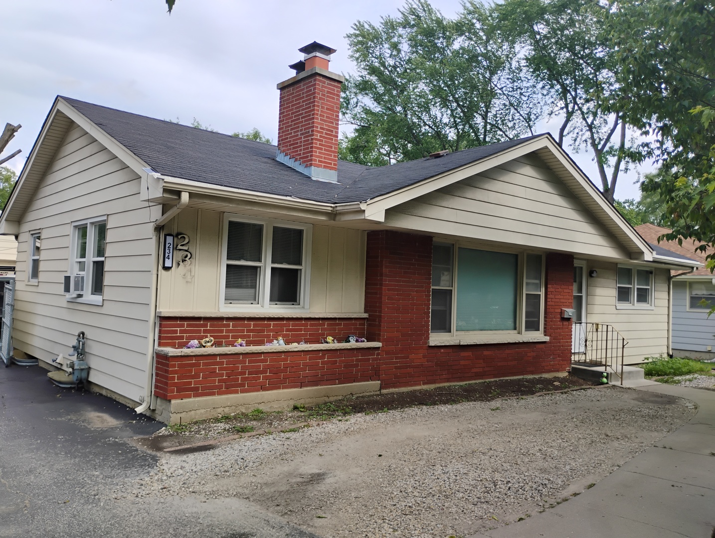 234 N Butterfield Road