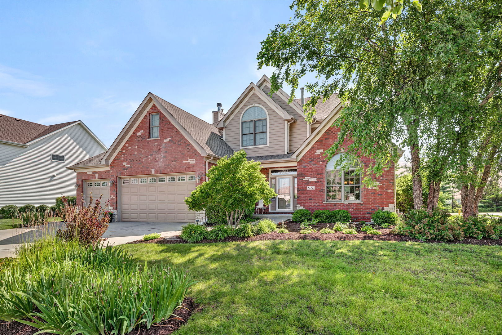 529 E Hunter Lane