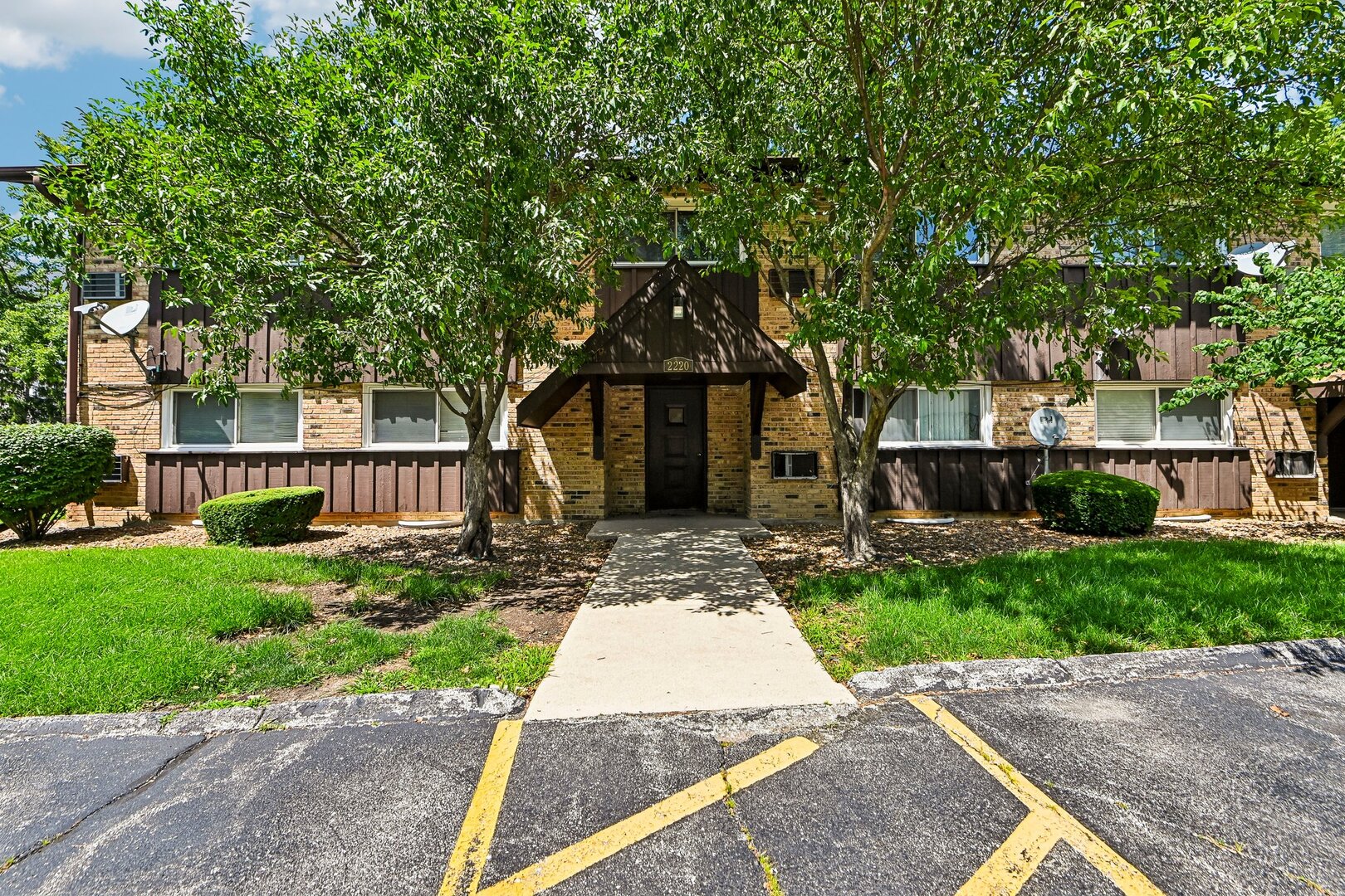 2220 Arbor Circle