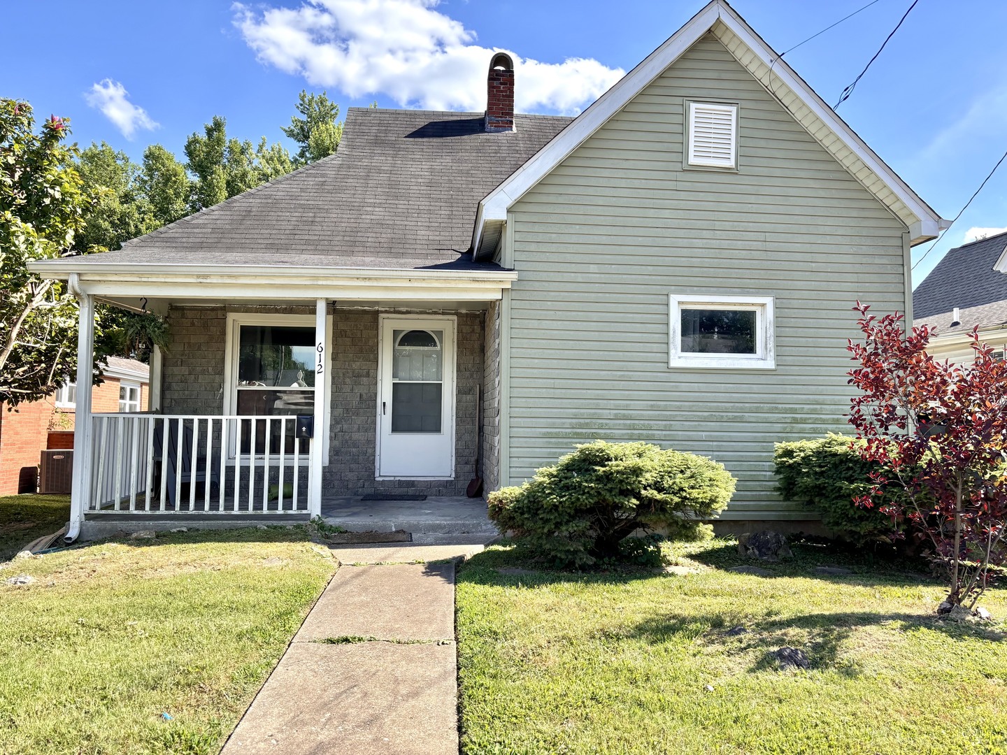 612 W Monroe Street W