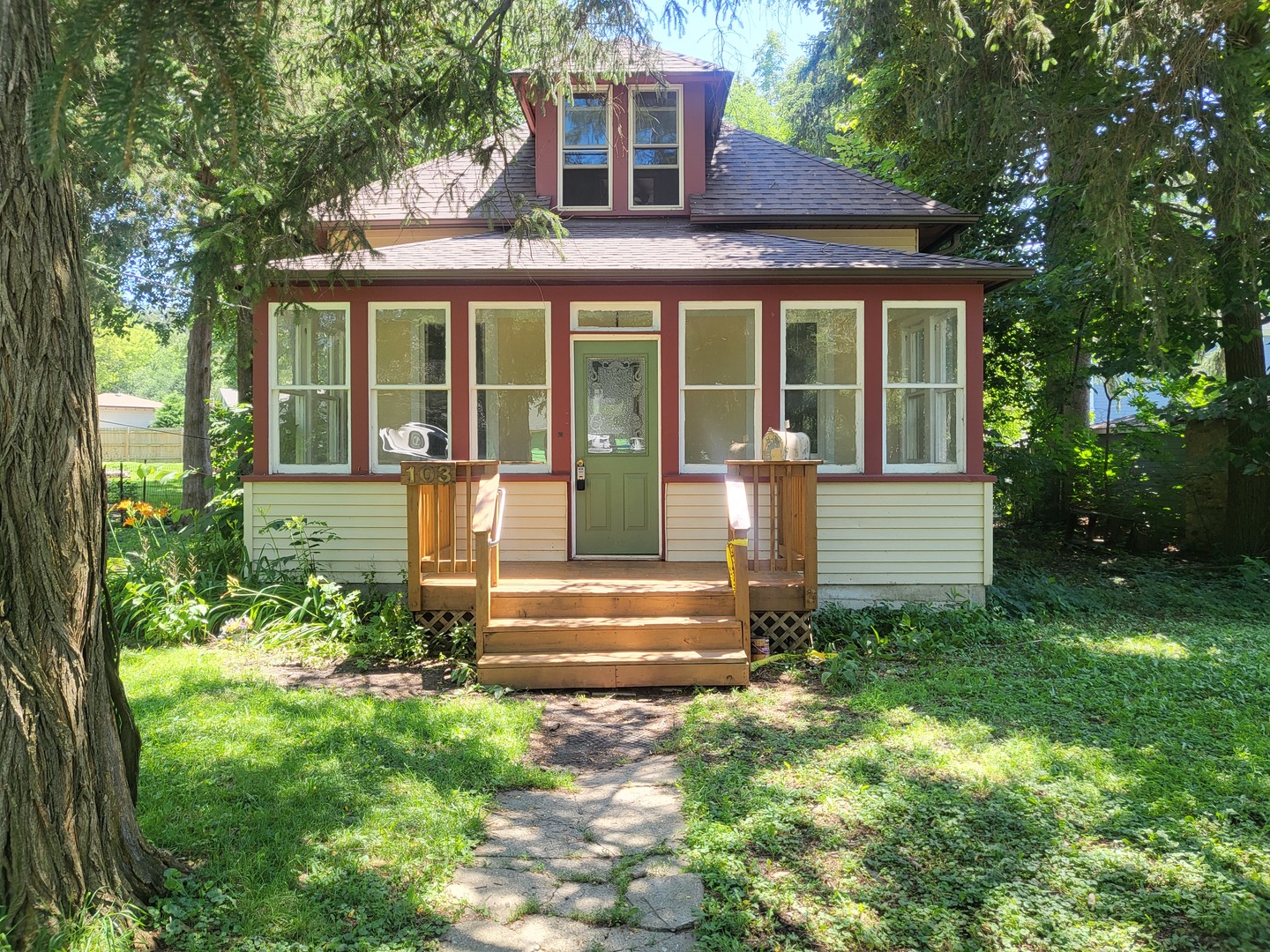 103 Center Street