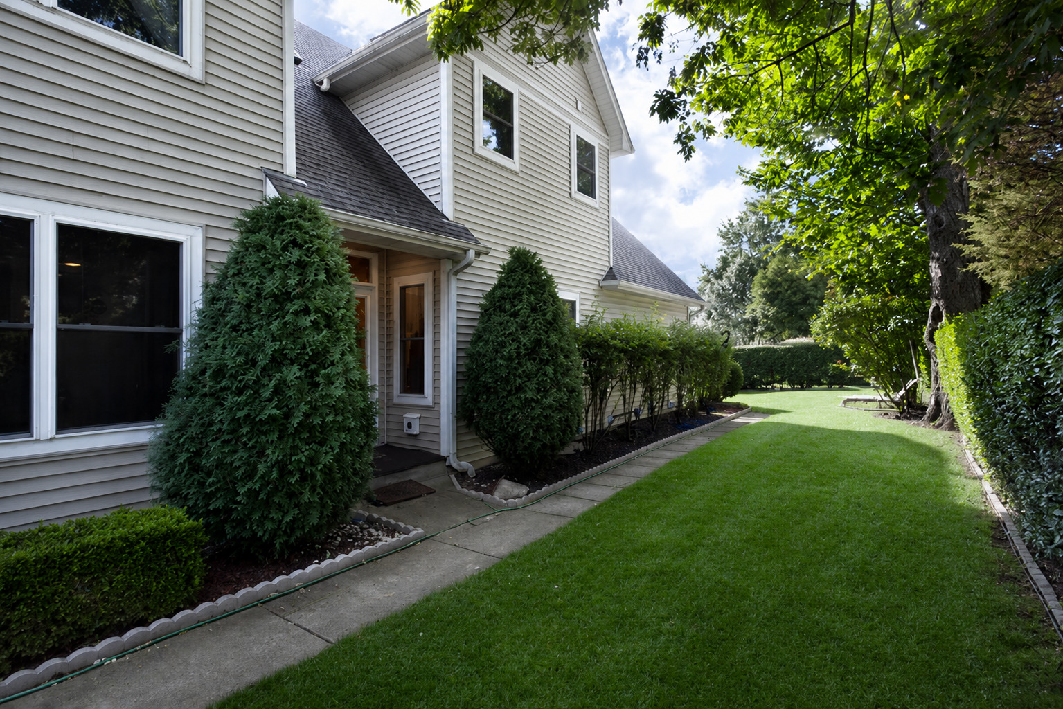 588 Onwentsia Avenue