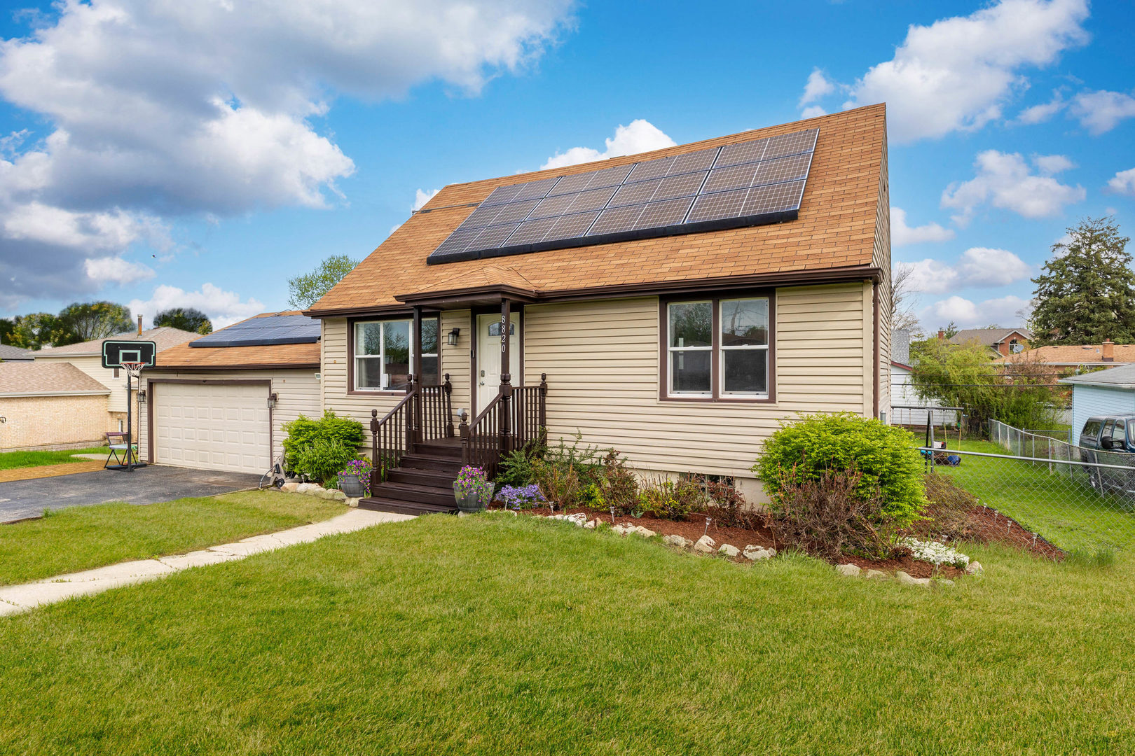 8820 W 85th Place
