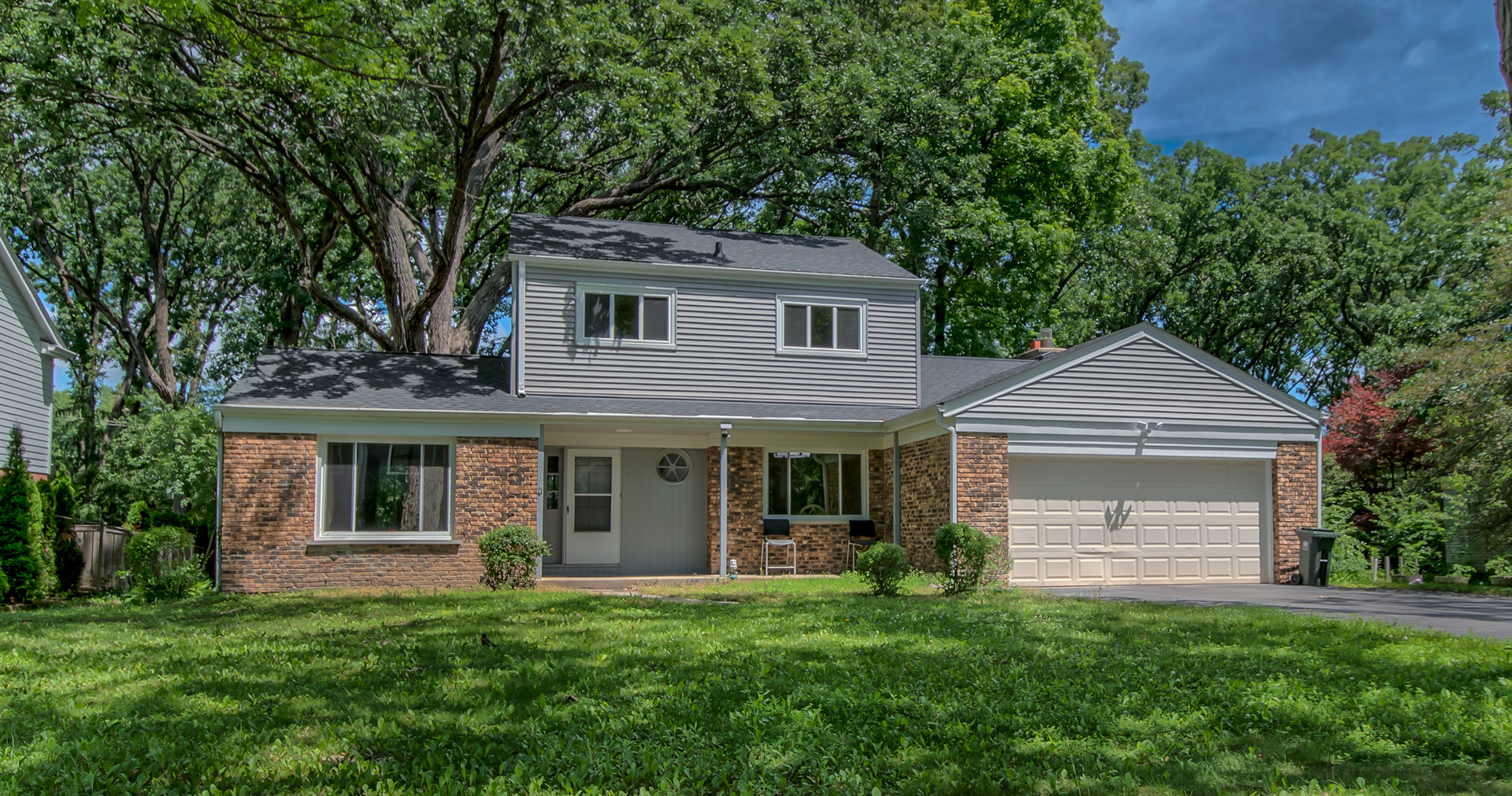 104 E Louis Avenue