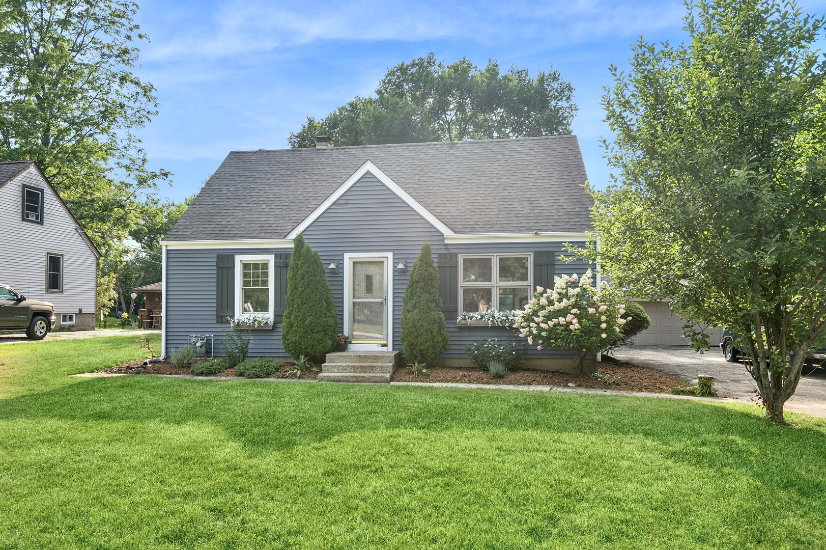 1N016 Woods Avenue