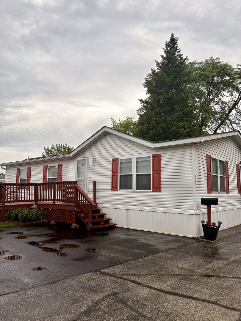 32544 N Center Lane