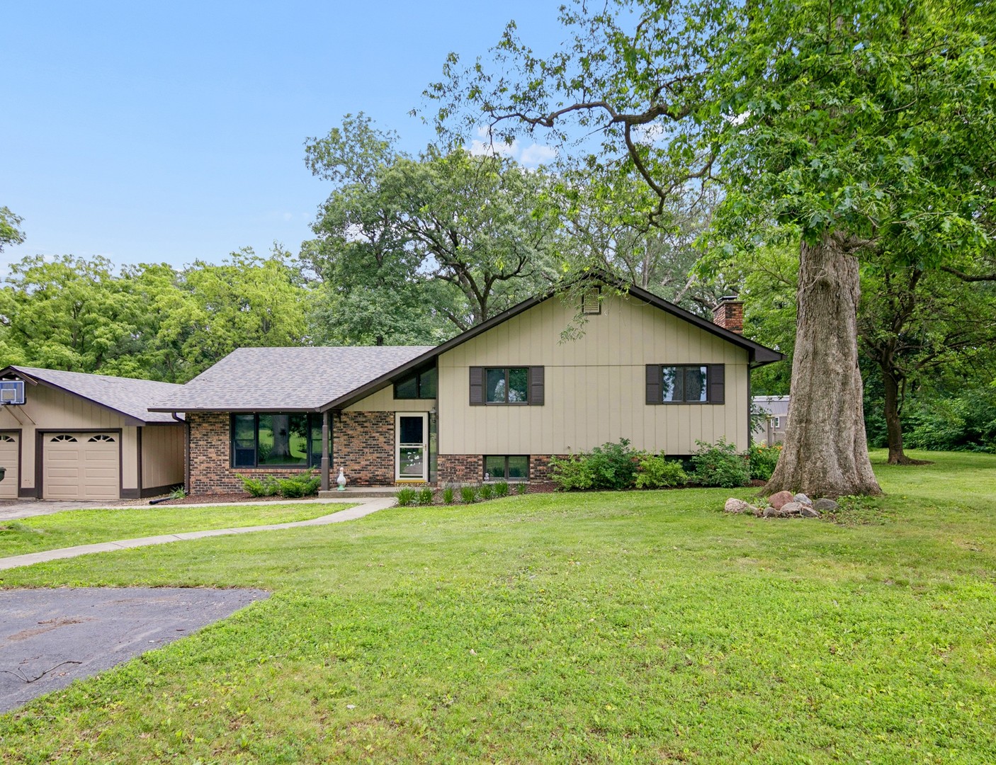 7273 N 16000 E Road