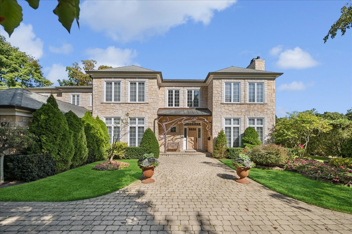 621 Sheridan Road