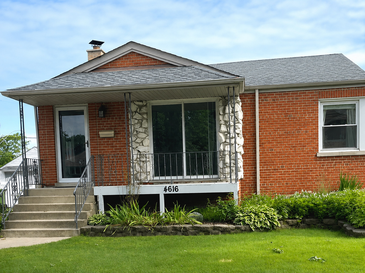 4616 W 97th Place