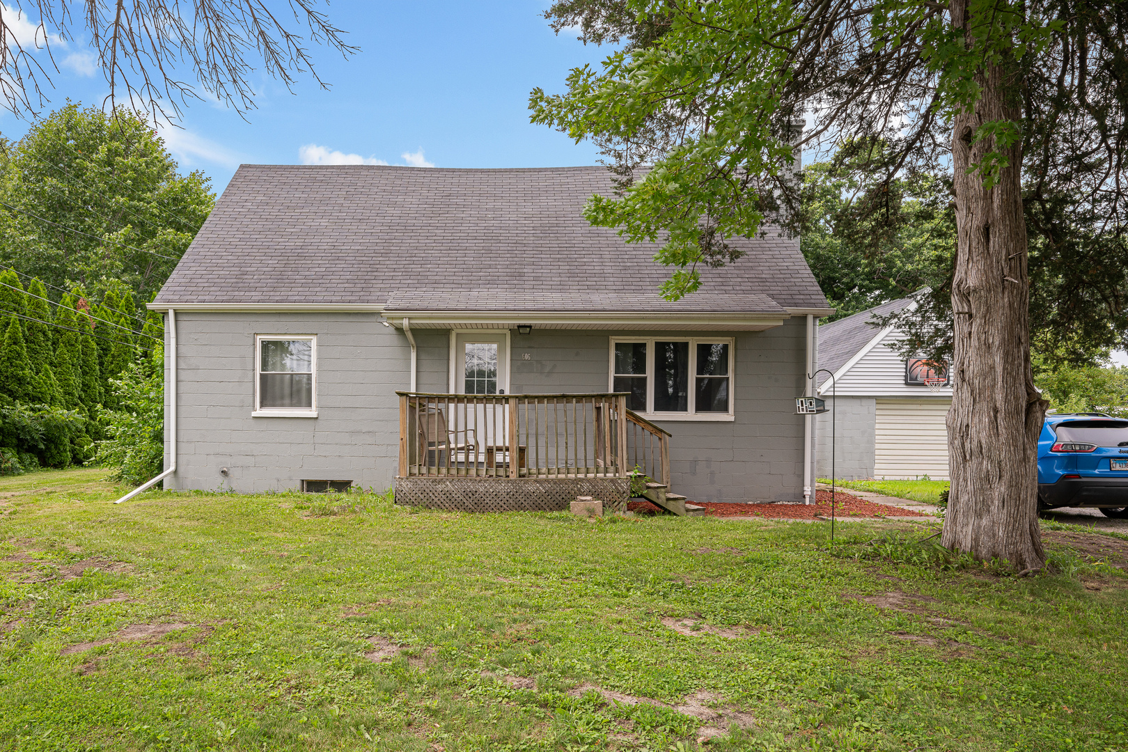 1606 Coyne Center Road