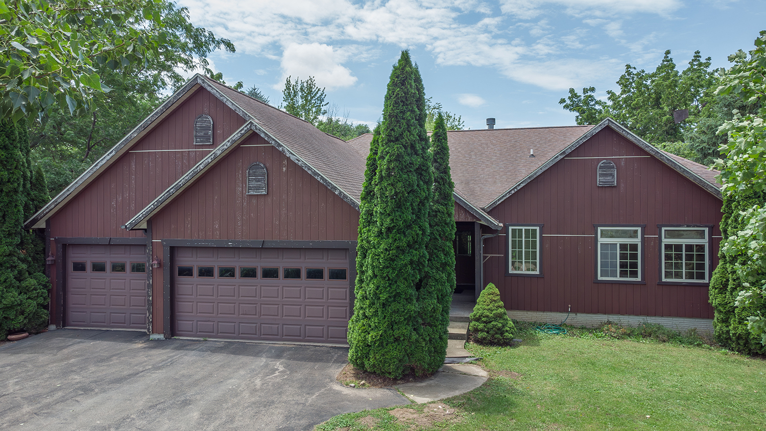 15792 York Center Road