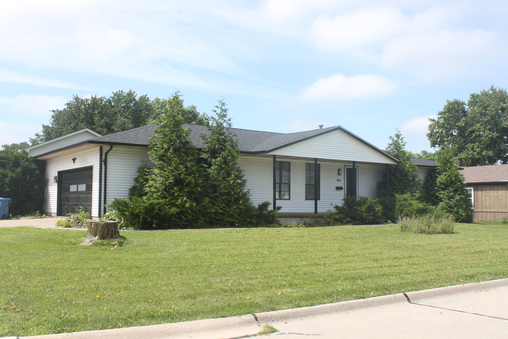 816 Oaklawn Avenue