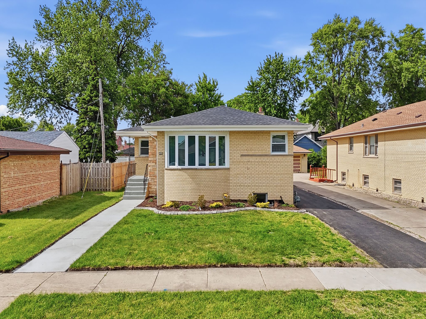 5544 Oakdale Drive