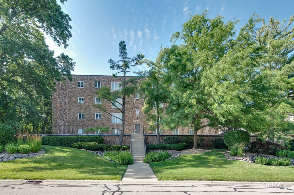 467 Hiawatha Trail