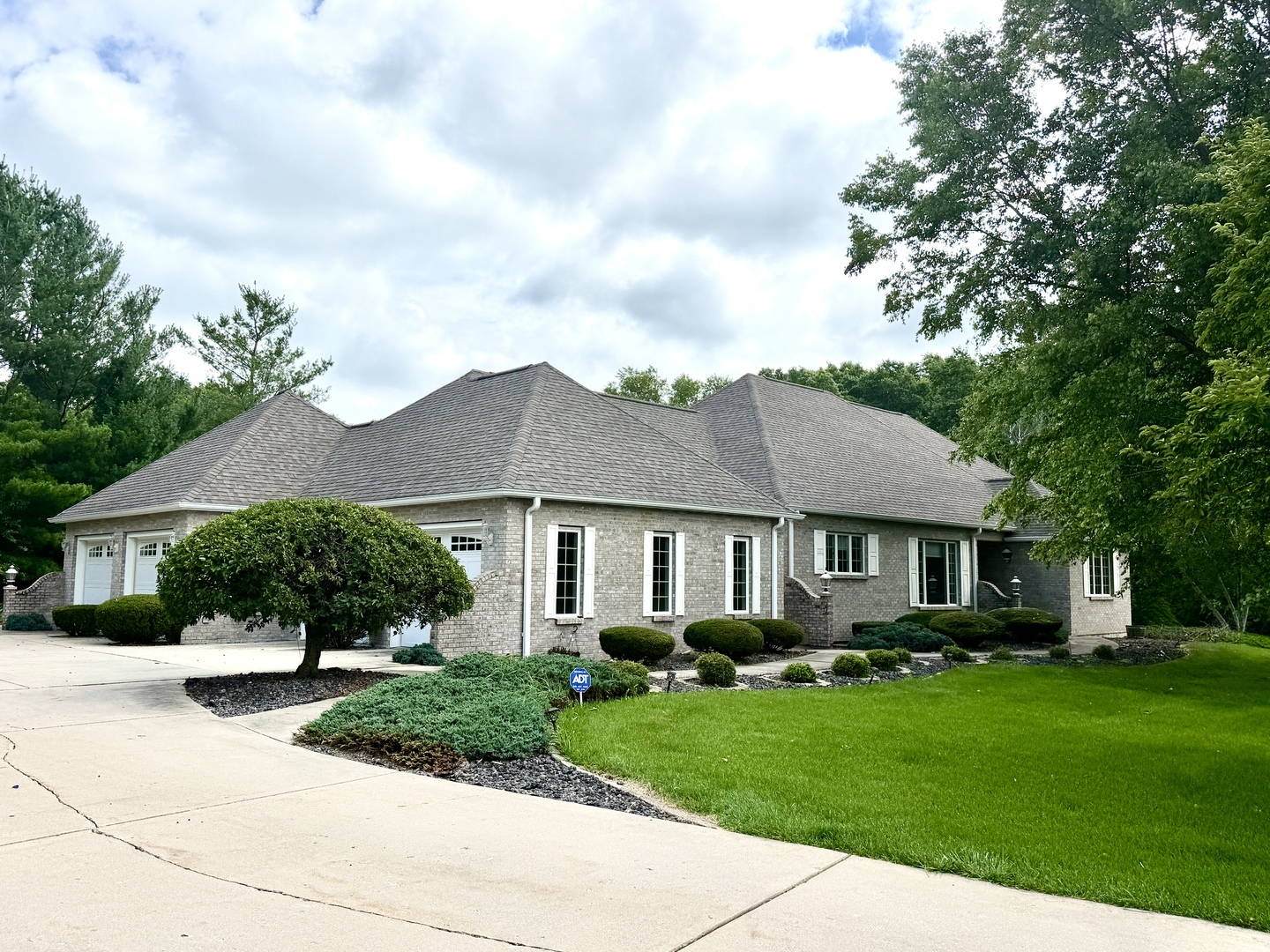 2202 Meadows Drive