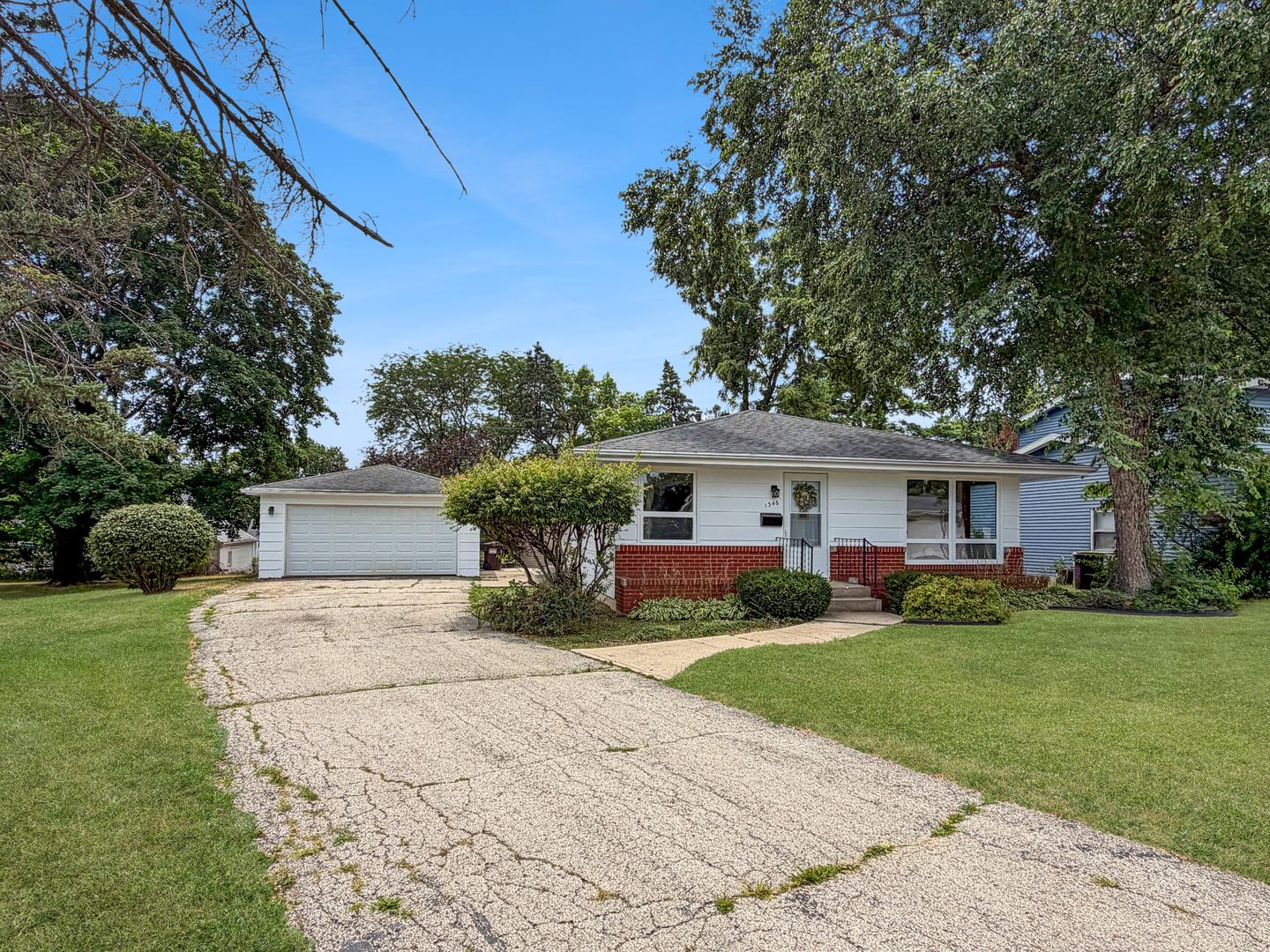 1346 Empire Court