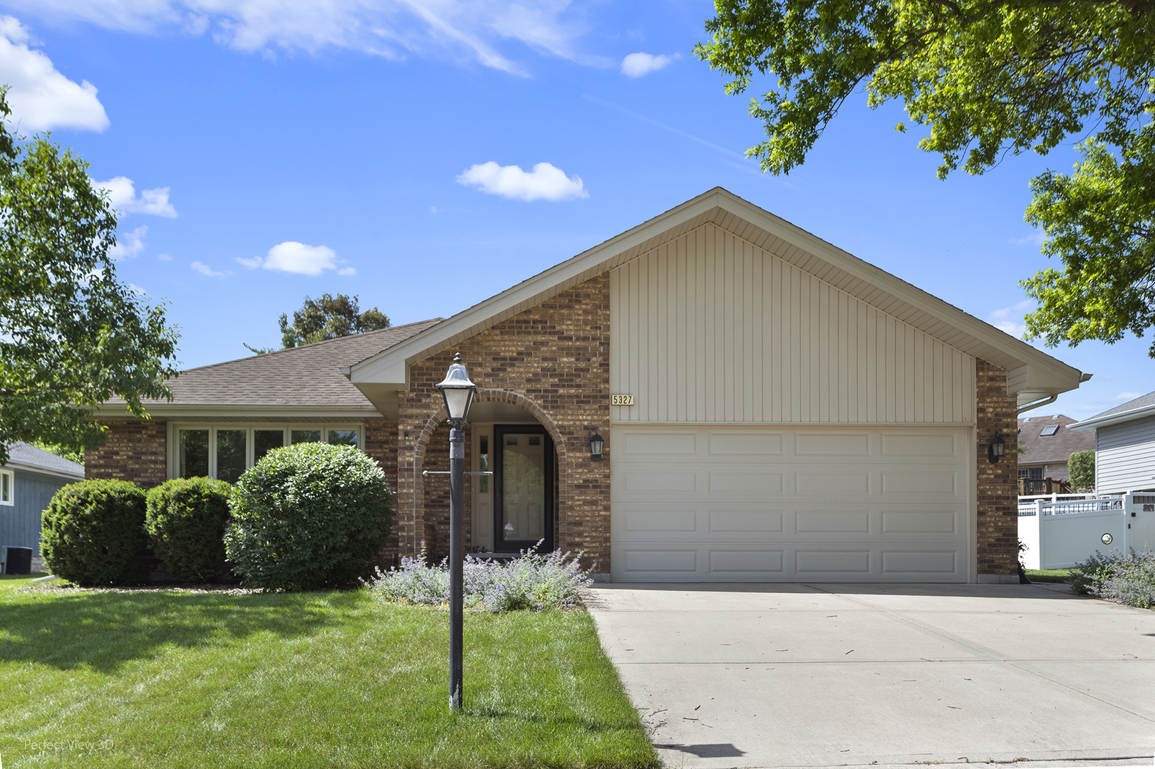 5327 Forest Trail