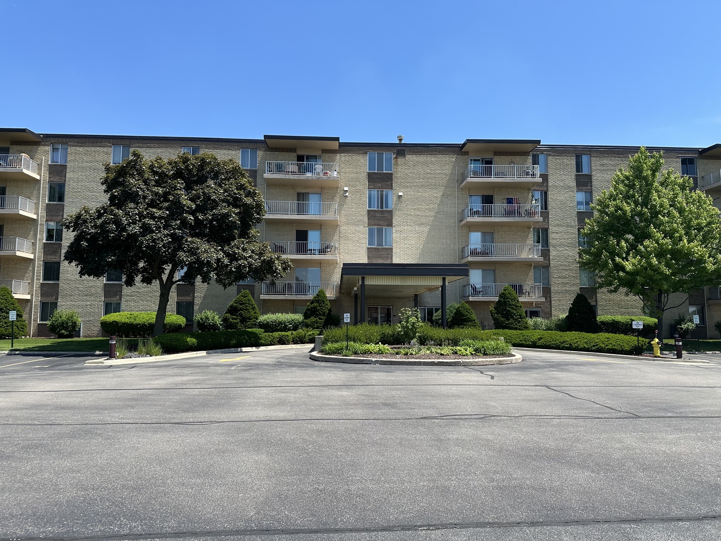110 W Butterfield Road