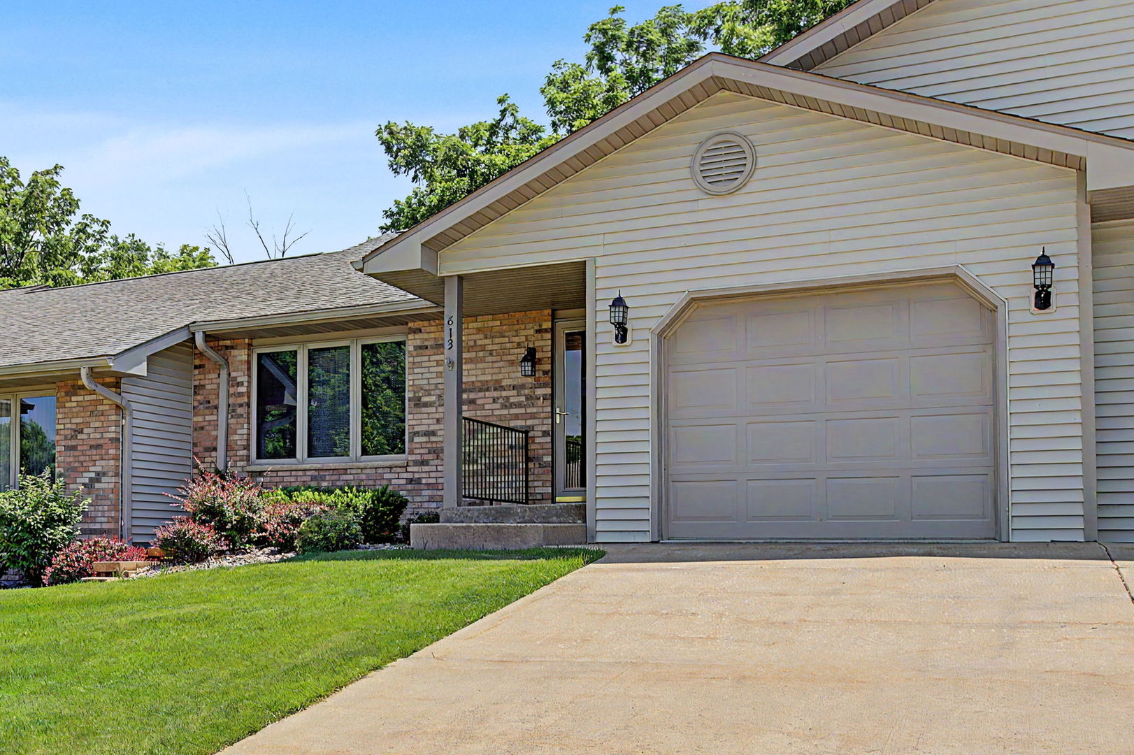 813 Shadow Bluff Drive