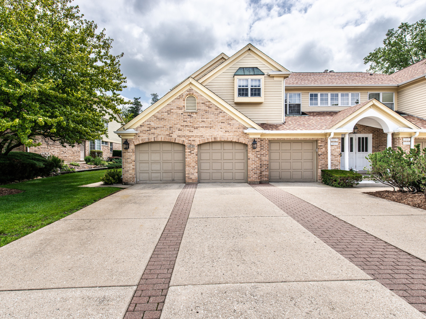 1857 W Ashbury Lane