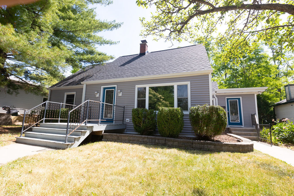 305 Glenice Parkway