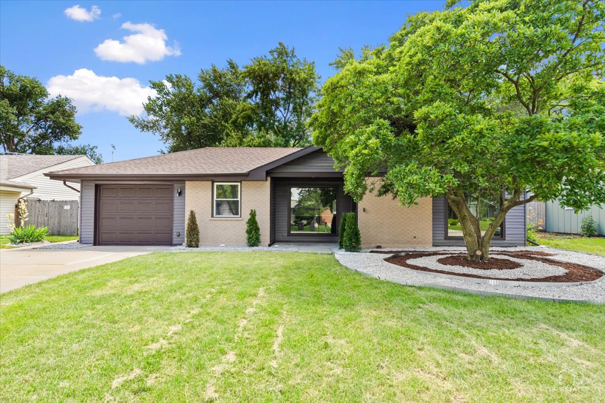 1409 Sequoia Lane