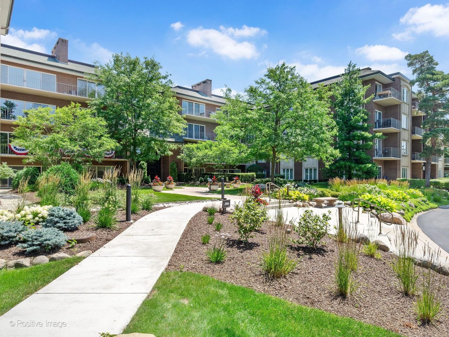 5 OAK BROOK CLUB Drive