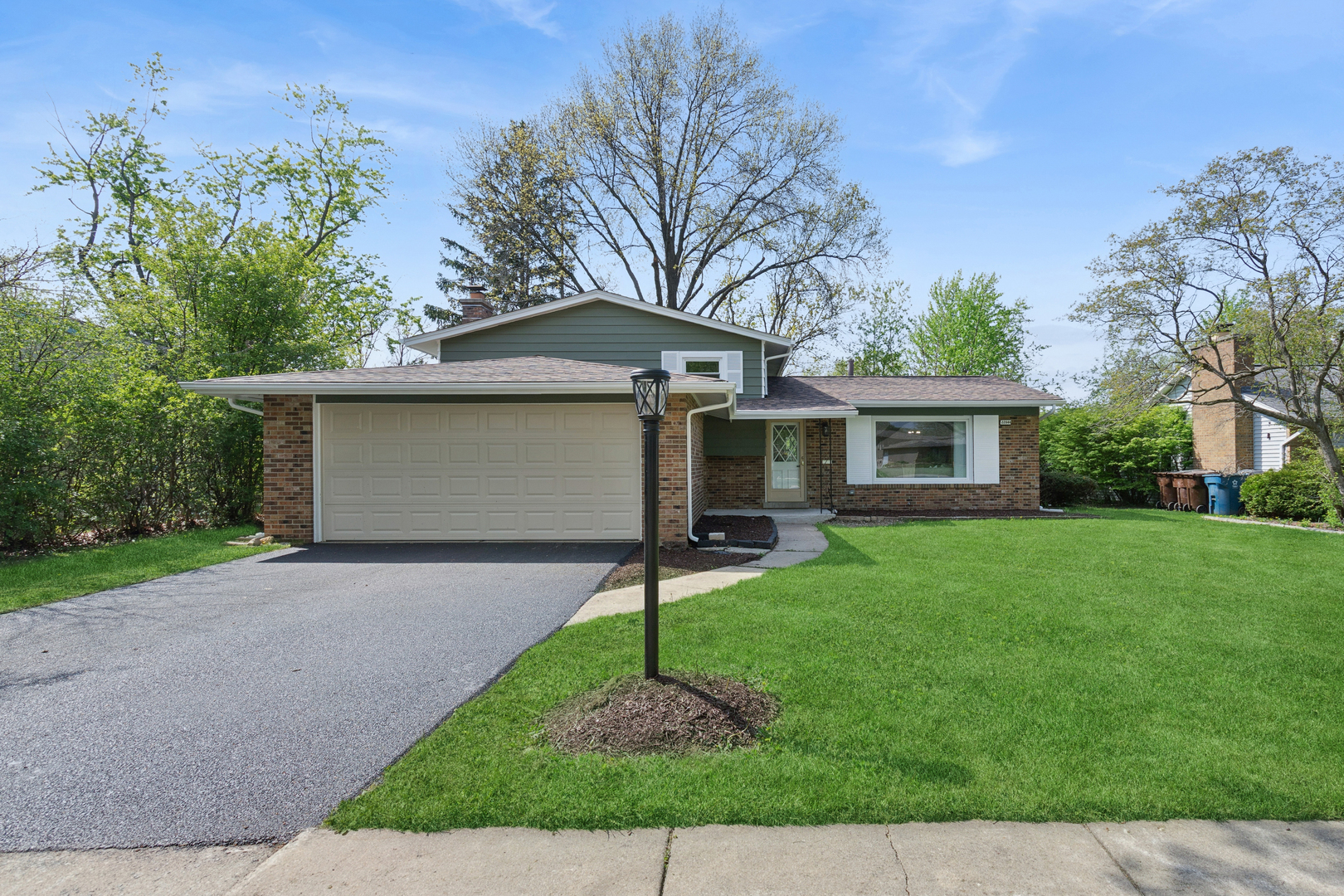 22644 Lakeshore Drive