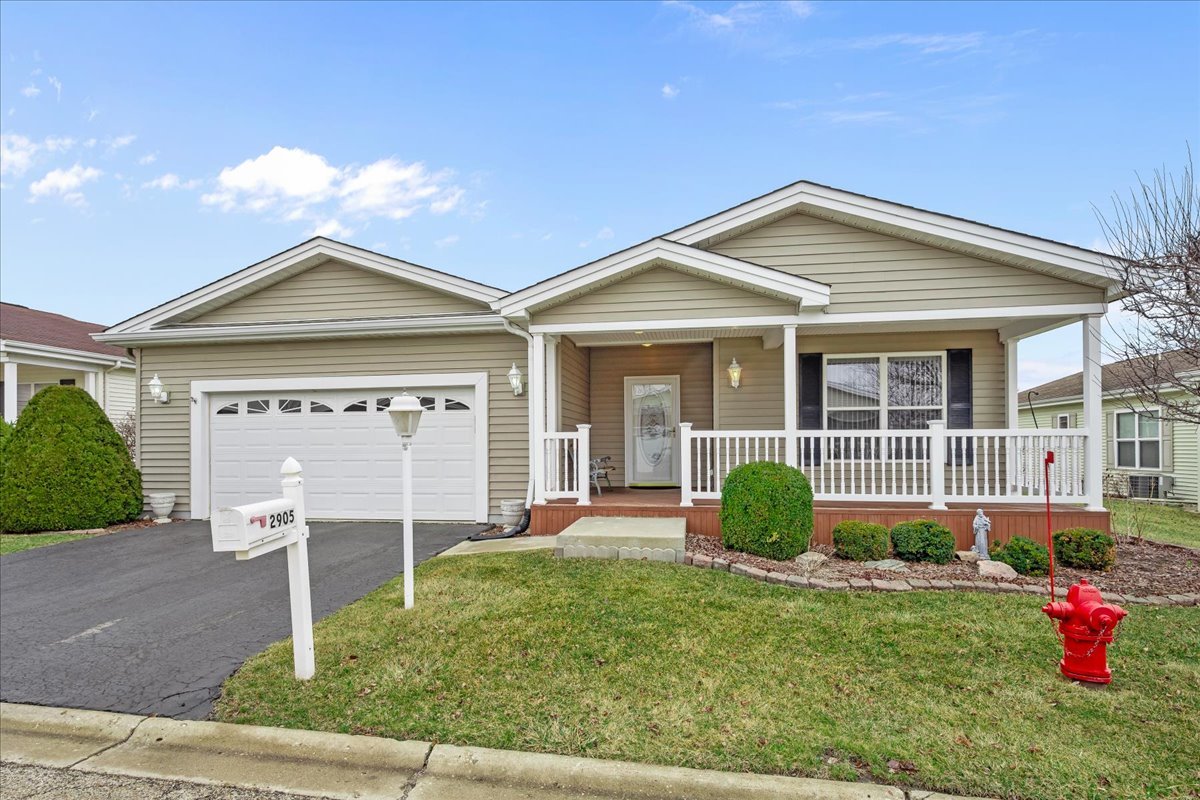 2905 CAROUSEL Court