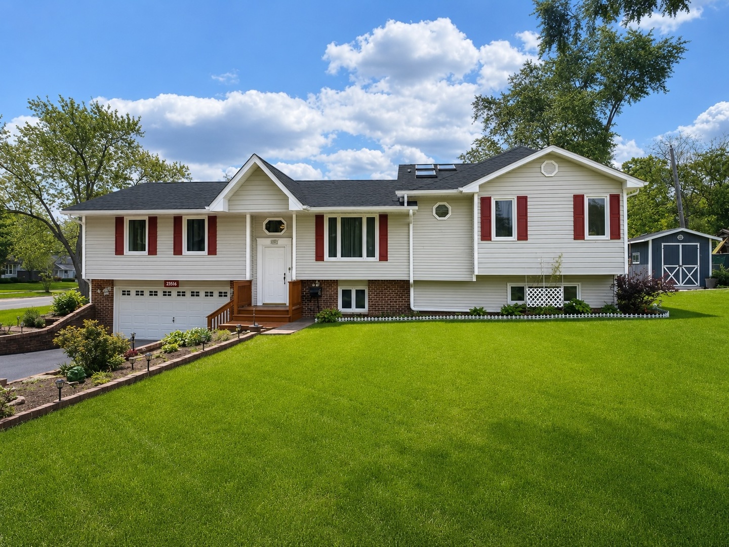 110 Oakwood Lane