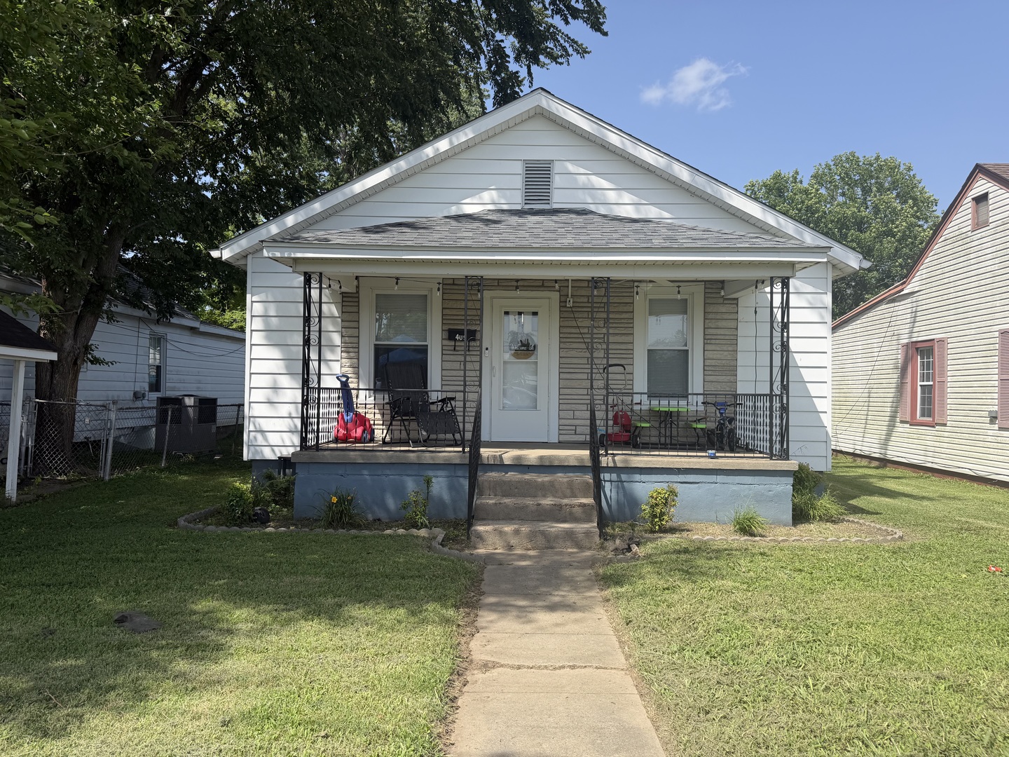 409 E 11th Street