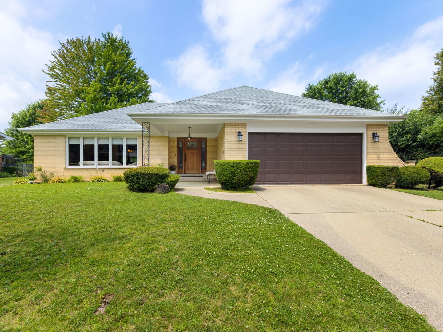 730 Castlewood Lane