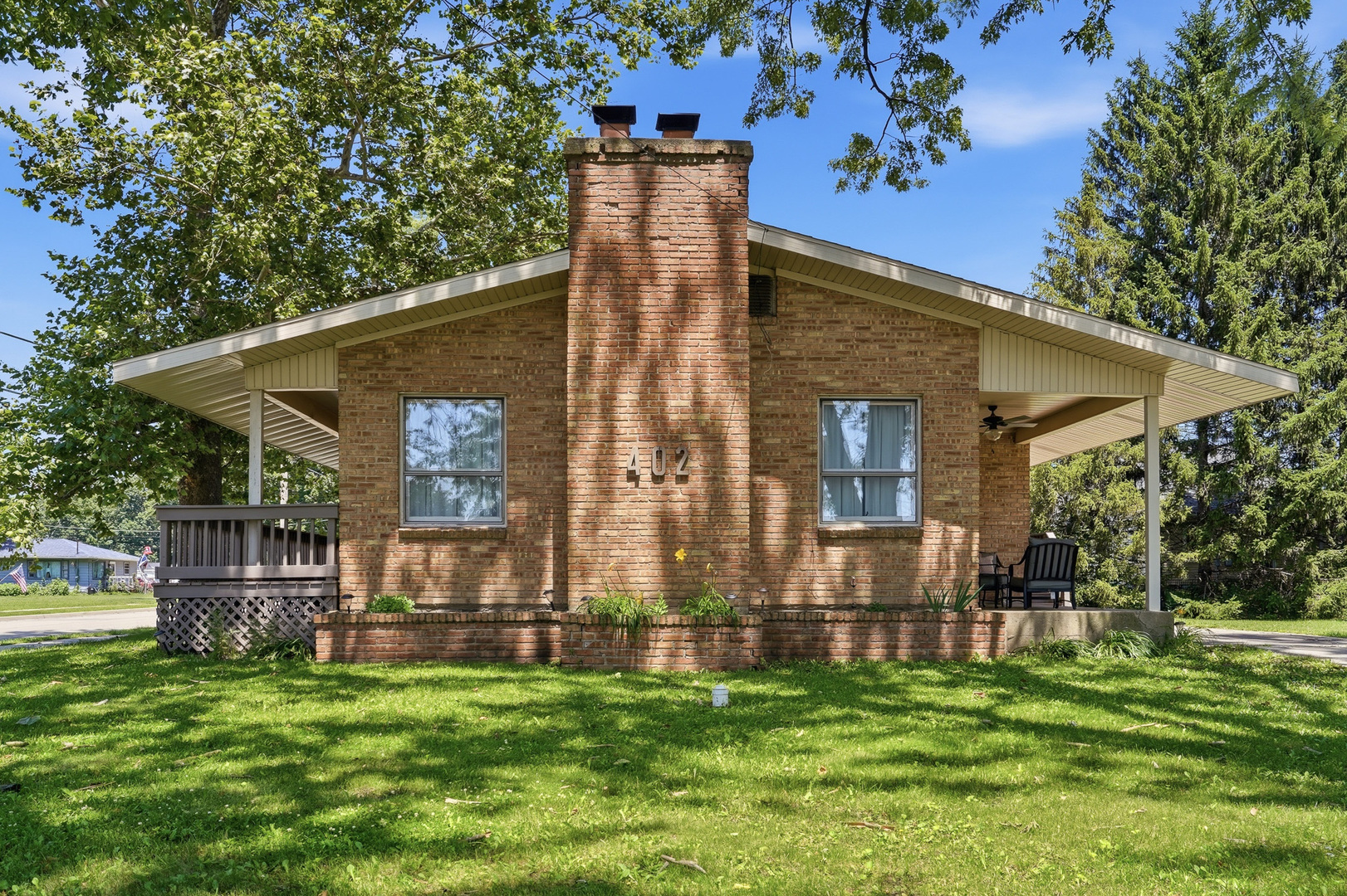 402 E 19th Street