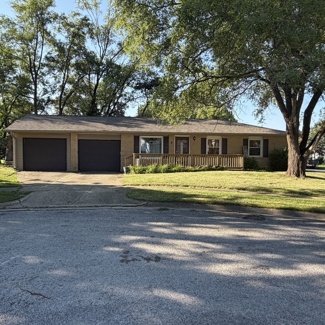 8 Sandburg Court