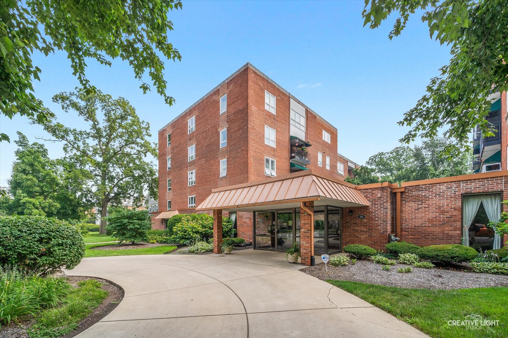 450 W Downer Place