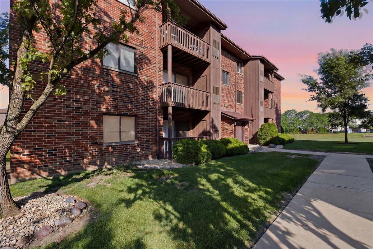 15805 Peggy Lane
