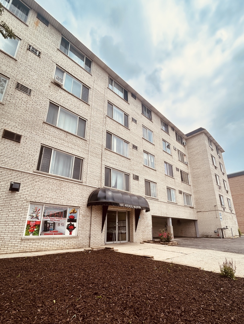 1227 S Harlem Avenue