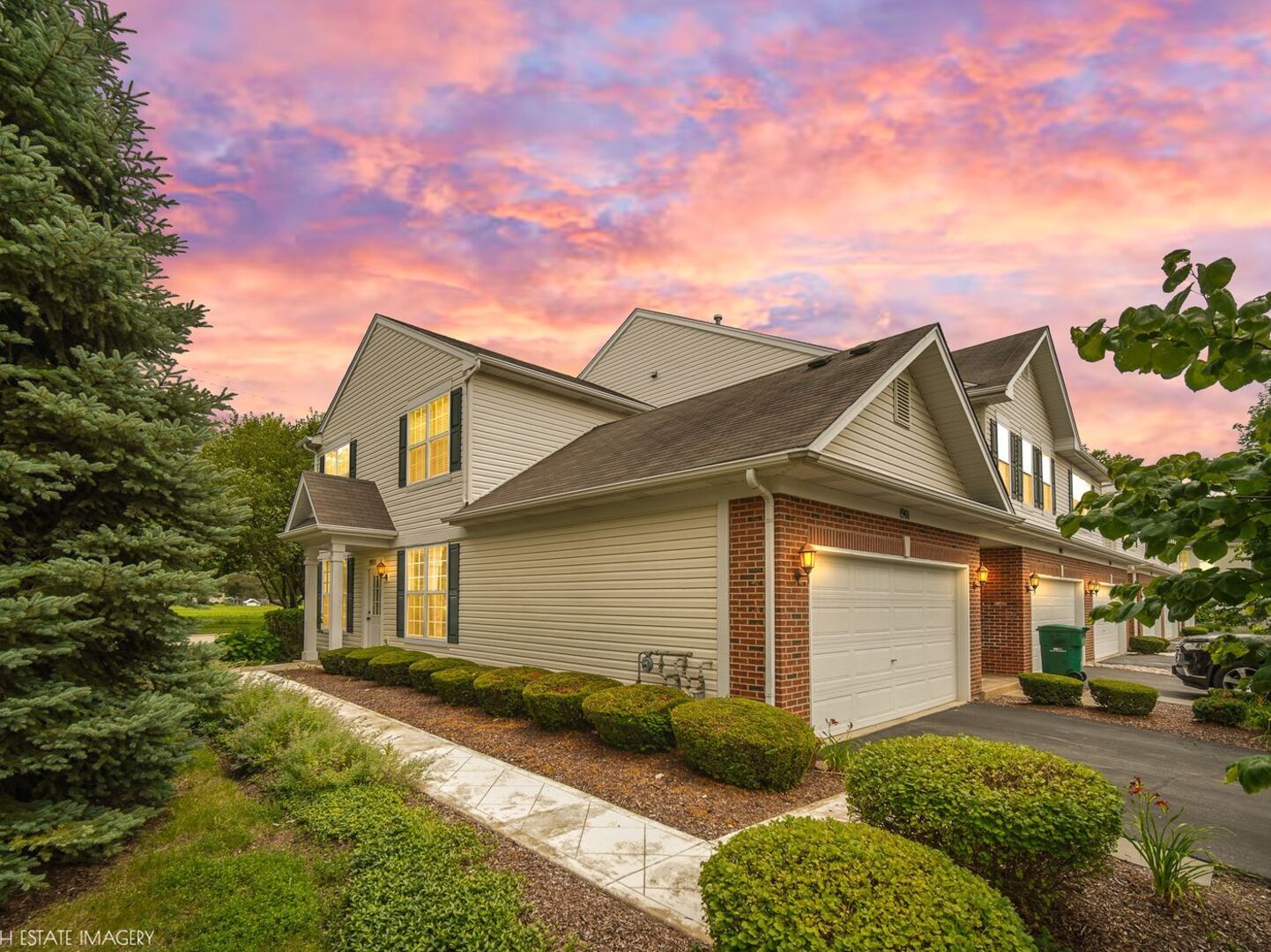 1901 W Crestview Circle