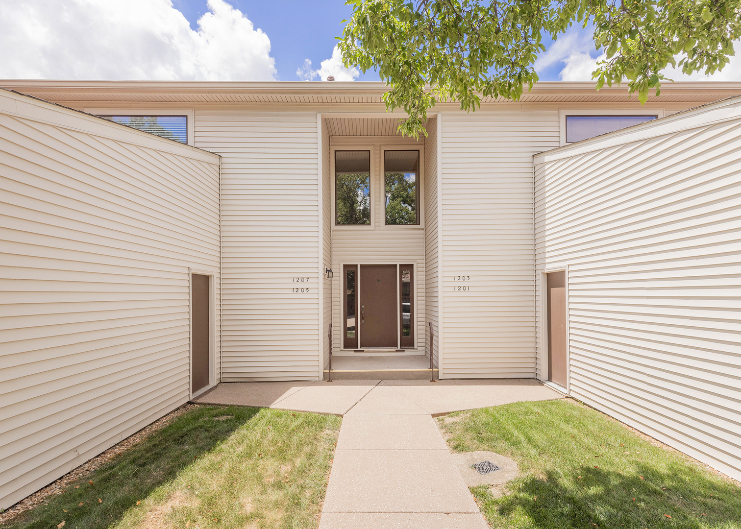 1205 35th Street Drive