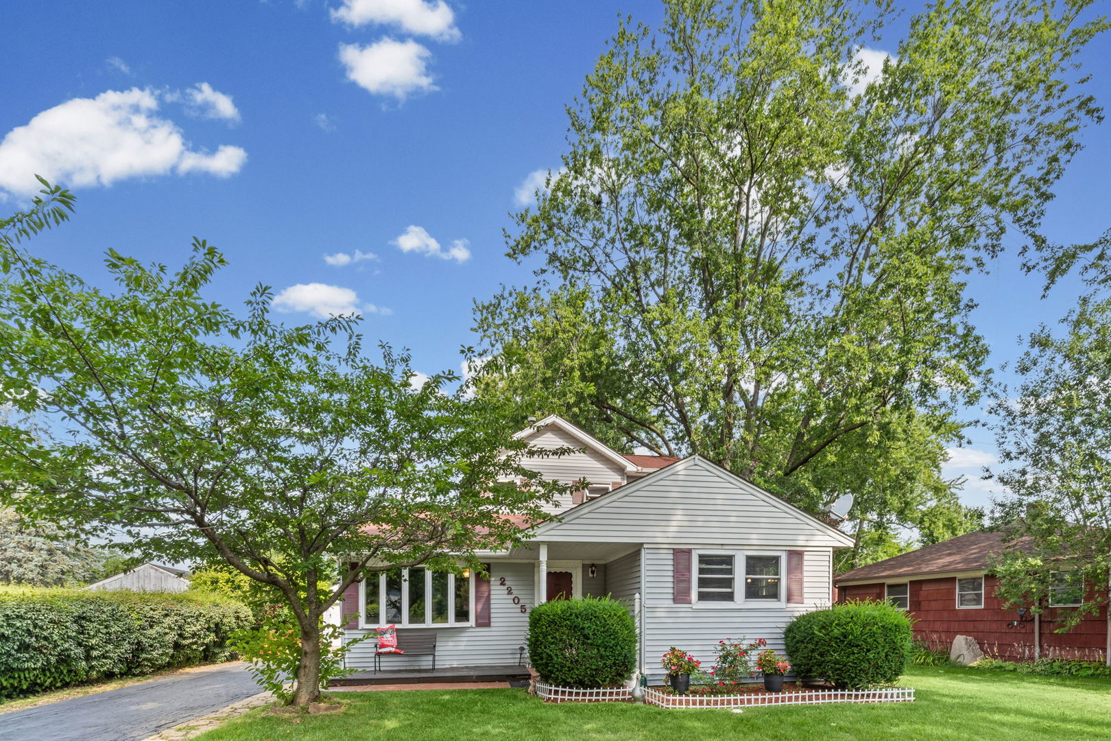 2205 Bluebird Lane