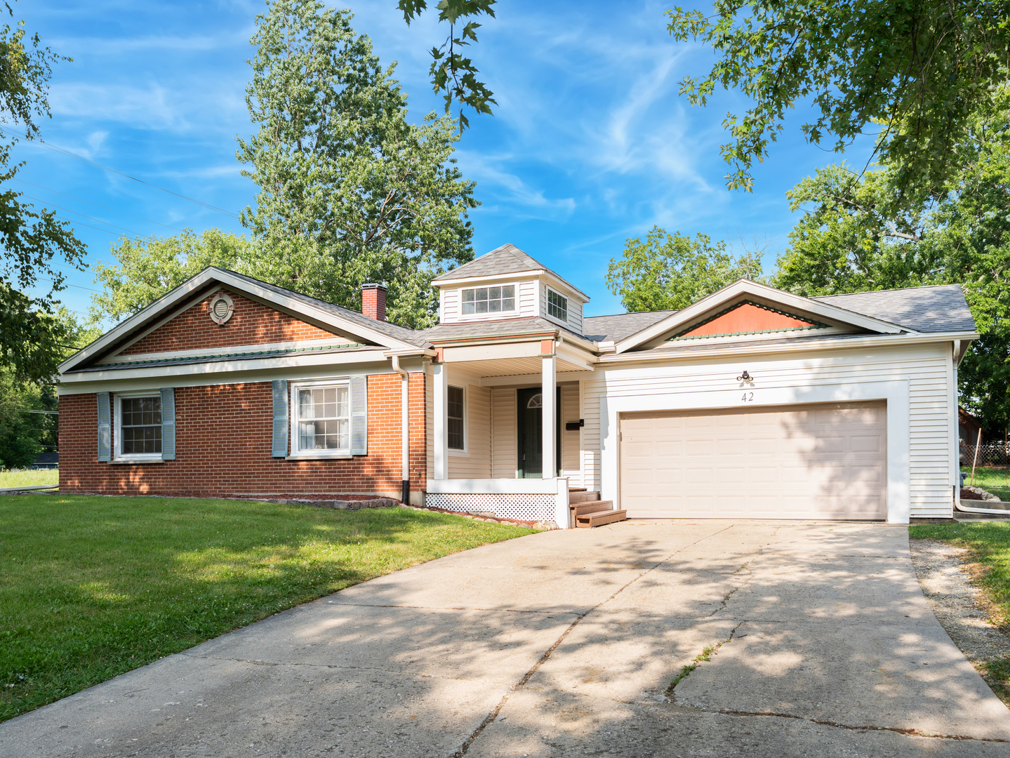 42 Circle Dr W