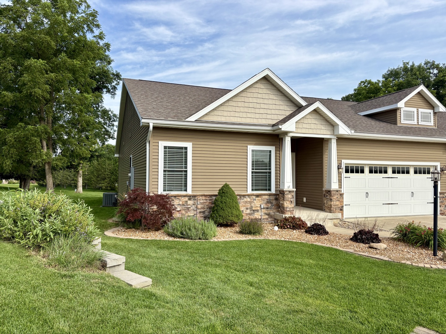1806 Lake Ridge Court