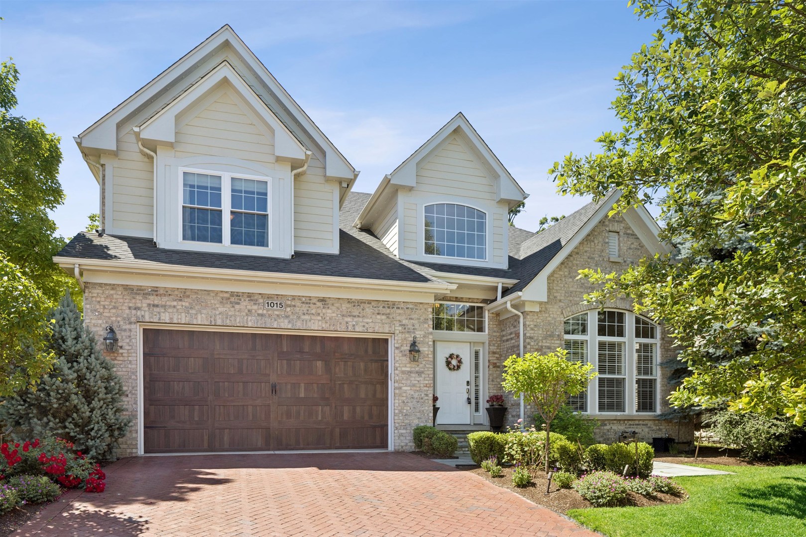 1015 White Pine