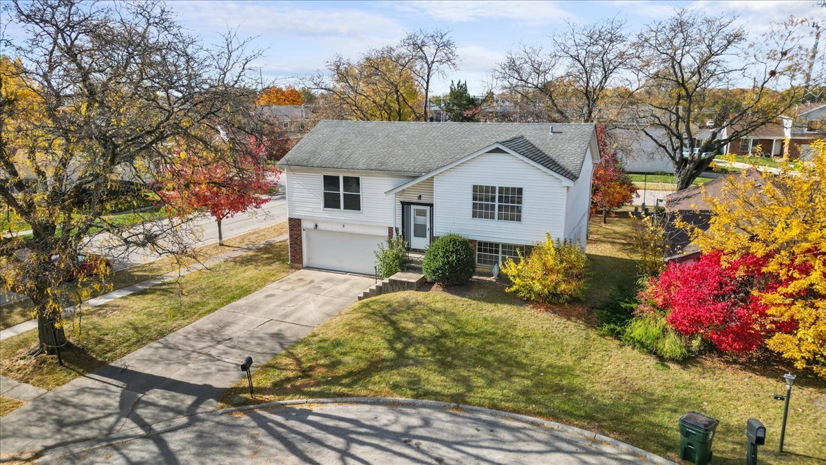 2 Oakmont Court