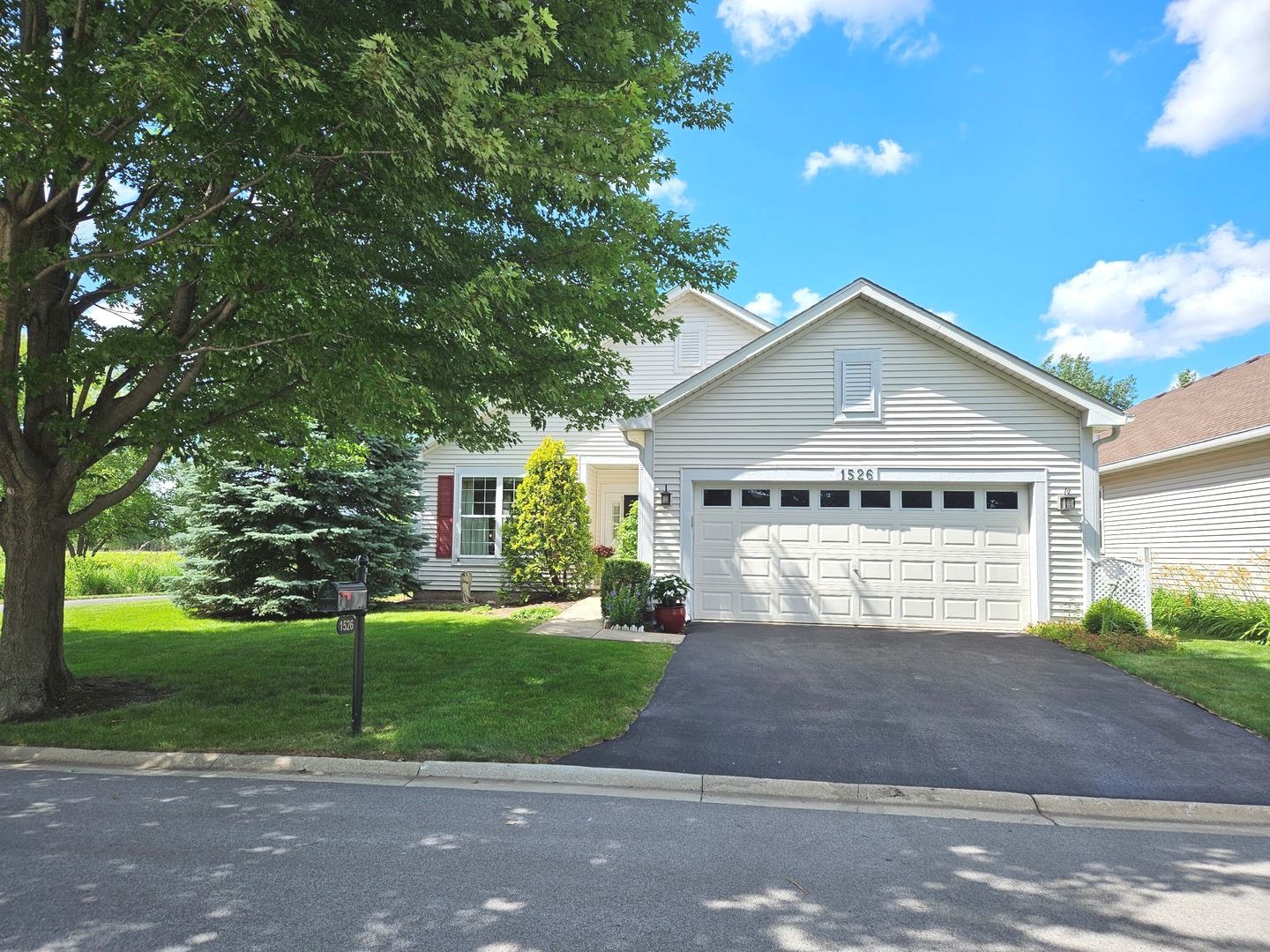1526 Benzie Circle