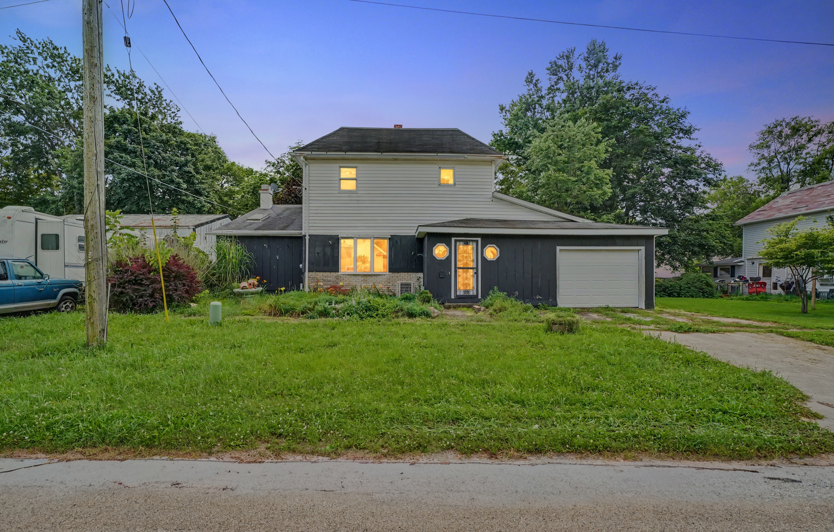 105 W Maple Street