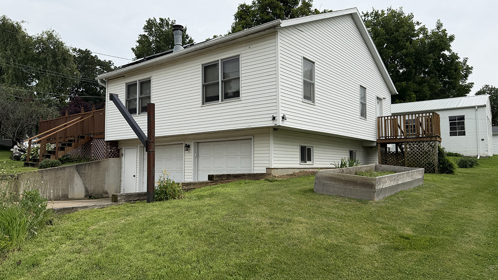409 N Barber Avenue