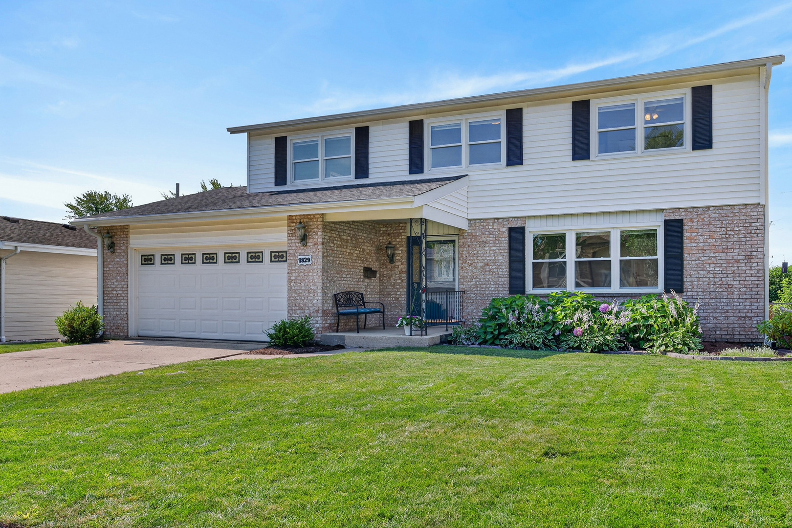 1829 W Catalpa Lane