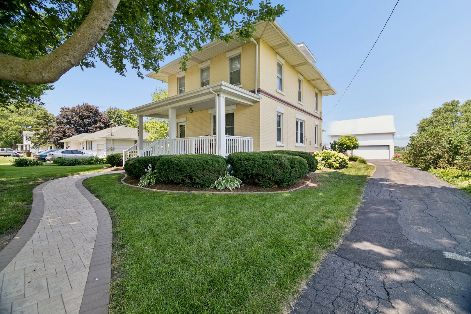 125 W 1st Avenue