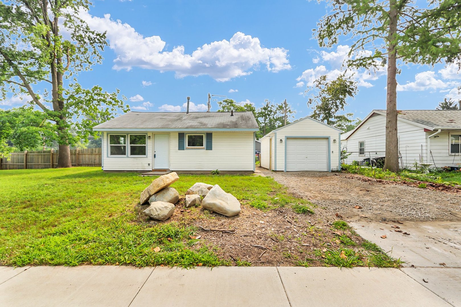1408 Hedge Road